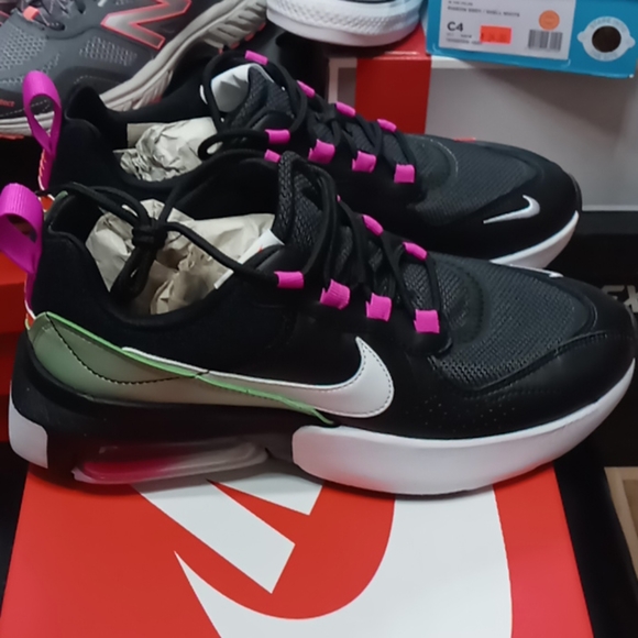 Nike Air Max Verona - Picture 2 of 4